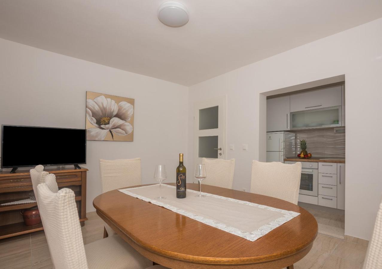 Apartman Pinto Apartman Makarska Szoba fotó