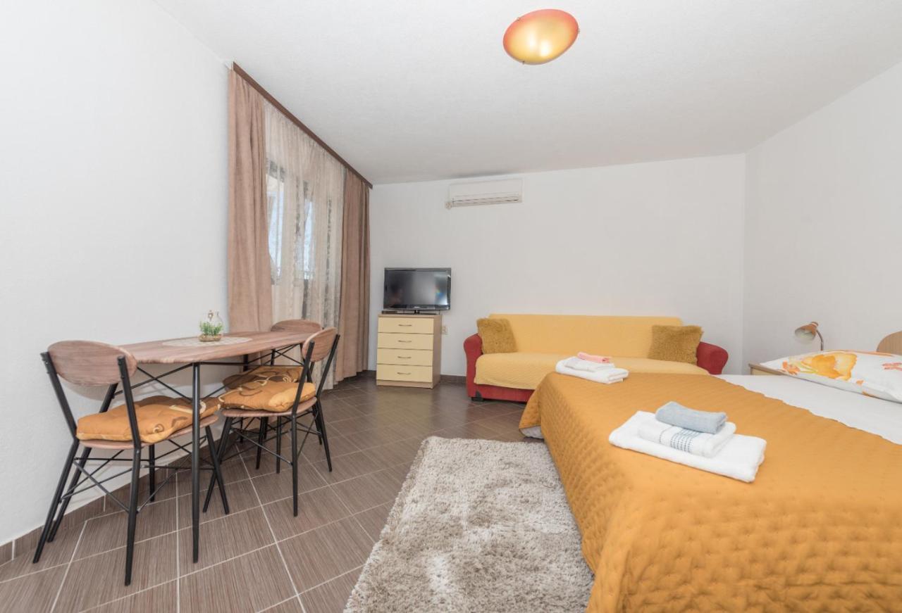 Apartman Pinto Apartman Makarska Kültér fotó